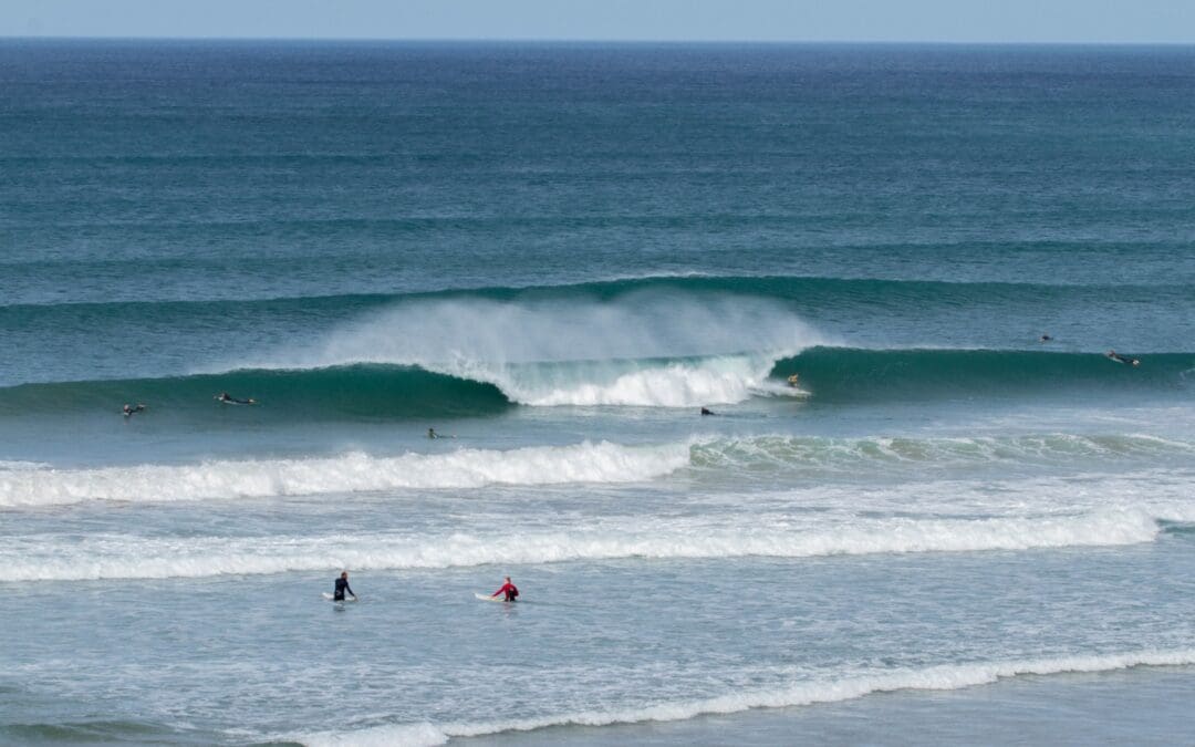 Connecting surfing and yoga: 5 tips to get yourself immersed in both!